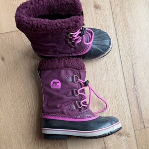 Sorel Plum and Black Snow Boots